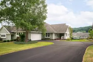 605 Marcou Rd, Onalaska, WI 54650 - Photo 1