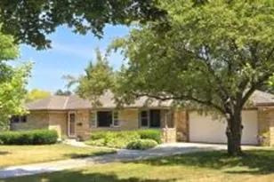 5617 W Jackson Park Dr, Milwaukee, WI 53219 - Photo 1