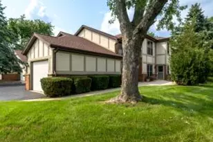 8110 S Forest Hills Circle, Franklin, WI 53132 - Photo 1