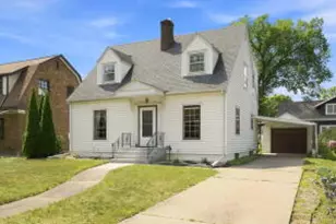 208 21st St, La Crosse, WI 54601 - Photo 1