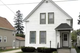 1015 S 18th St, Manitowoc, WI 54220 - Photo 1