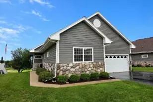 1855 Golfview Dr, Geneva, WI 53147 - Photo 1