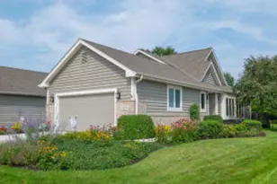 W264N2062 Deer Haven Ct, Pewaukee, WI 53072 - Photo 1