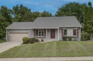 980 Bartlett Dr, Oconomowoc, WI 53066 - Photo 1