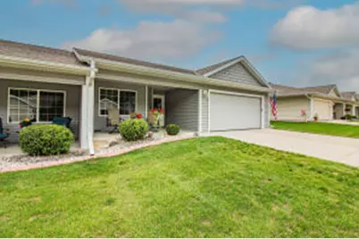 1246  Fieldstone Dr, Hartford, WI 53027 - Photo 1