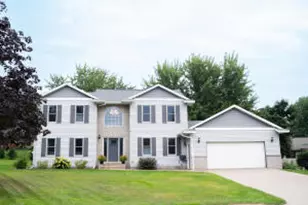706 Liberty Ln, Holmen, WI 54636 - Photo 1