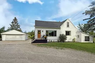 W140N11161 Country Aire Dr Dr, Germantown, WI 53022 - Photo 1