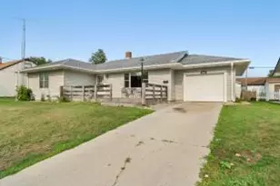 1217 S 25th St, Manitowoc, WI 54220 - Photo 1