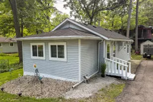 2908 Circle Dr, Burlington, WI 53105 - Photo 1