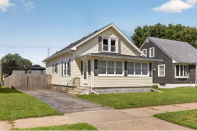 1420  19th St, La Crosse, WI 54601 - Photo 1