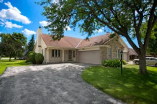 5360 S Cambridge Ln, Greenfield, WI 53221 - Photo 1