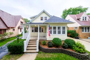 2555 N 72nd St, Wauwatosa, WI 53213 - Photo 1