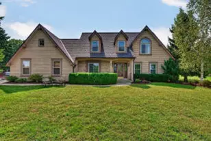 S93W33523 Fieldside Ct, Mukwonago, WI 53149 - Photo 1