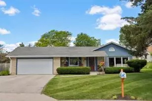 7815 N Chadwick Ct, Glendale, WI 53217 - Photo 1