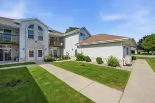 6105 S Creekside Dr, Cudahy, WI 53110 - Photo 1