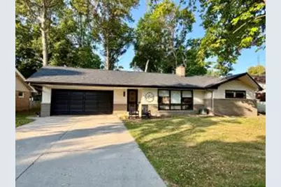 2227  Menasha Ave, Manitowoc, WI 54220 - Photo 1