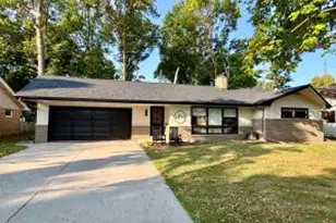 2227 Menasha Ave, Manitowoc, WI 54220 - Photo 1