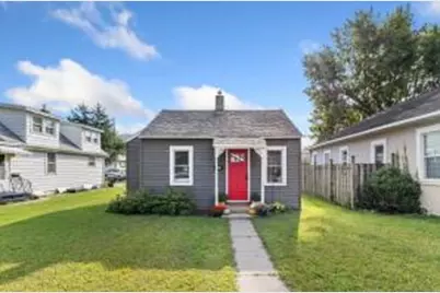 736  23rd St, La Crosse, WI 54601 - Photo 1