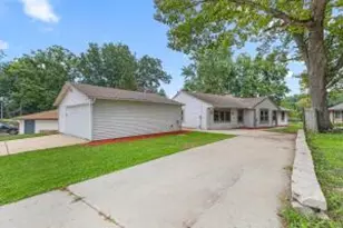 27437 Long Lake Rd, Racine, WI 53185 - Photo 1