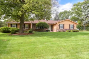 2885 S 126th St, New Berlin, WI 53151 - Photo 1