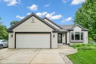 302 Hawthorne Dr, Eagle, WI 53119 - Photo 1
