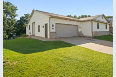 1041  Kristy Ln, Onalaska, WI 54650 - Photo 1