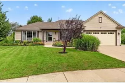 906 N Patricia Ct, Elkhorn, WI 53121 - Photo 1