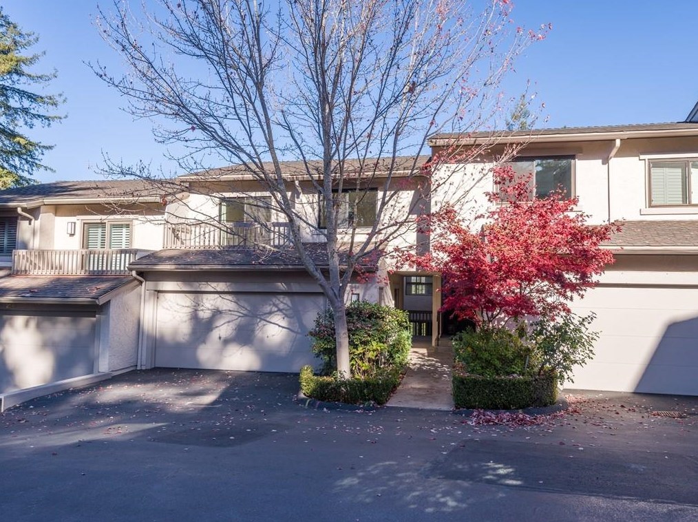 204 Sand Hill Cir, Menlo Park, CA 94025-7105
