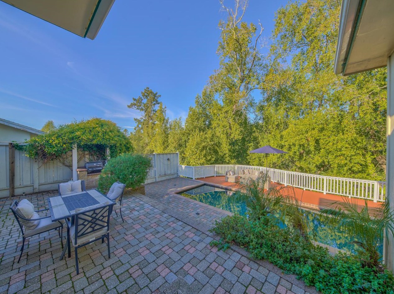 540 Tabor Dr, Santa Cruz, CA 95066-2844
