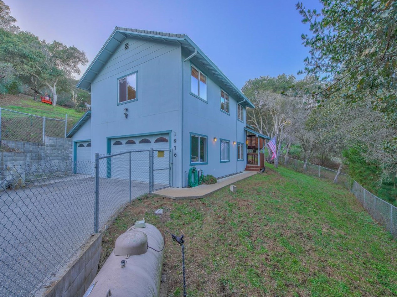 1976 San Miguel Canyon Rd, Salinas, CA 93907-8859