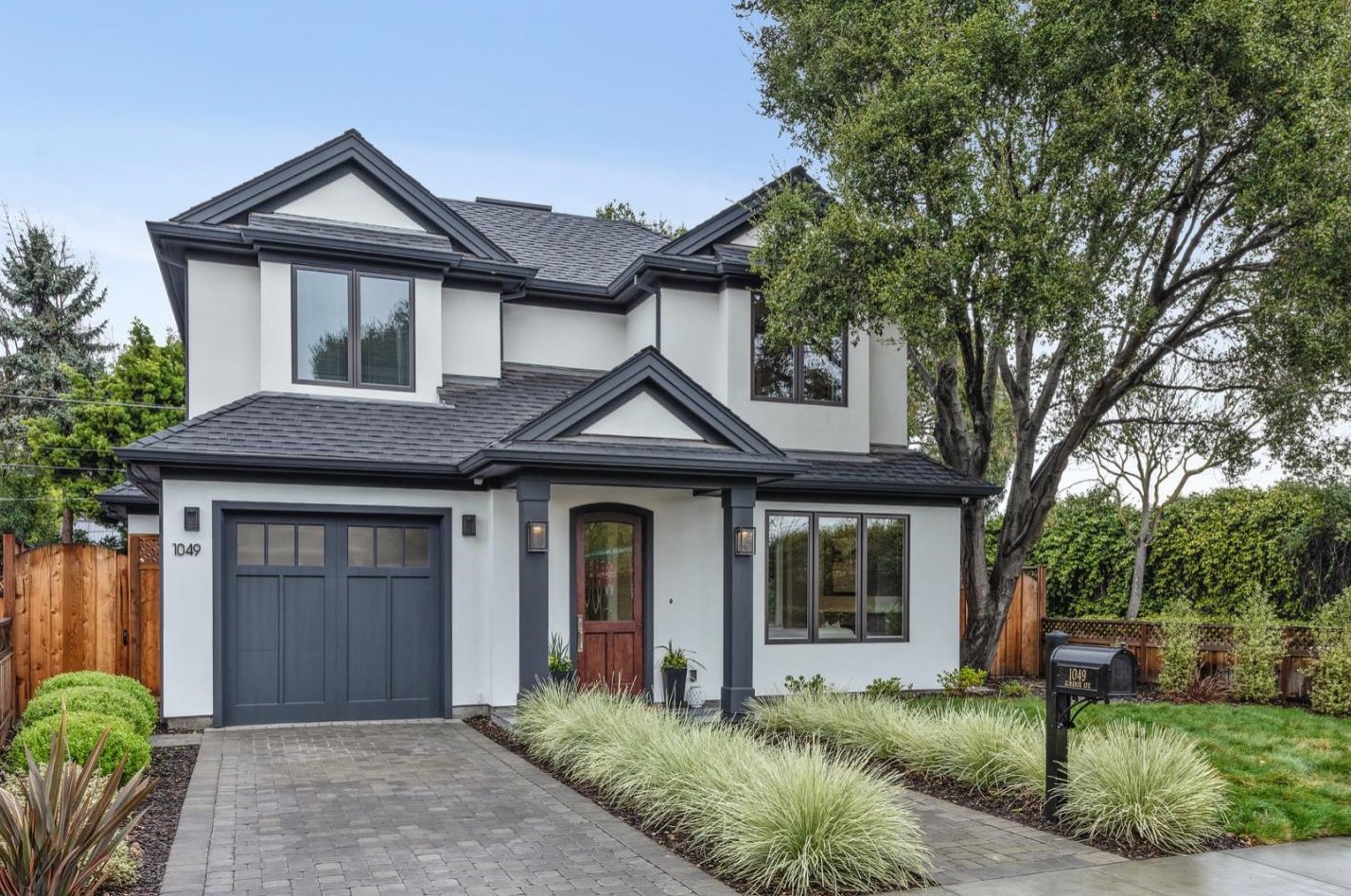 1049 Almanor Ave, Menlo Park, CA 94025-2301
