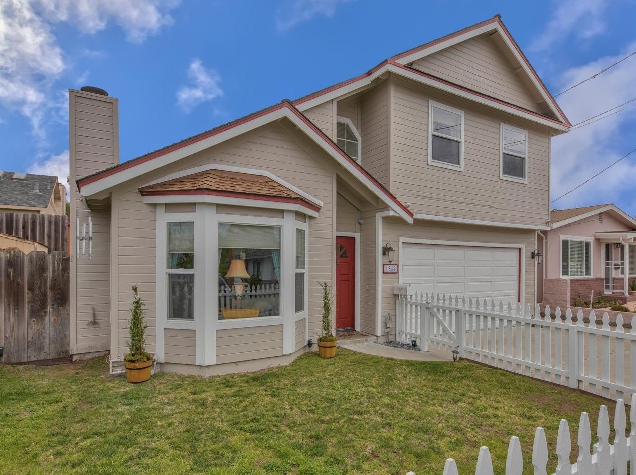 1342 Kenneth St, Seaside, CA 93955-5547