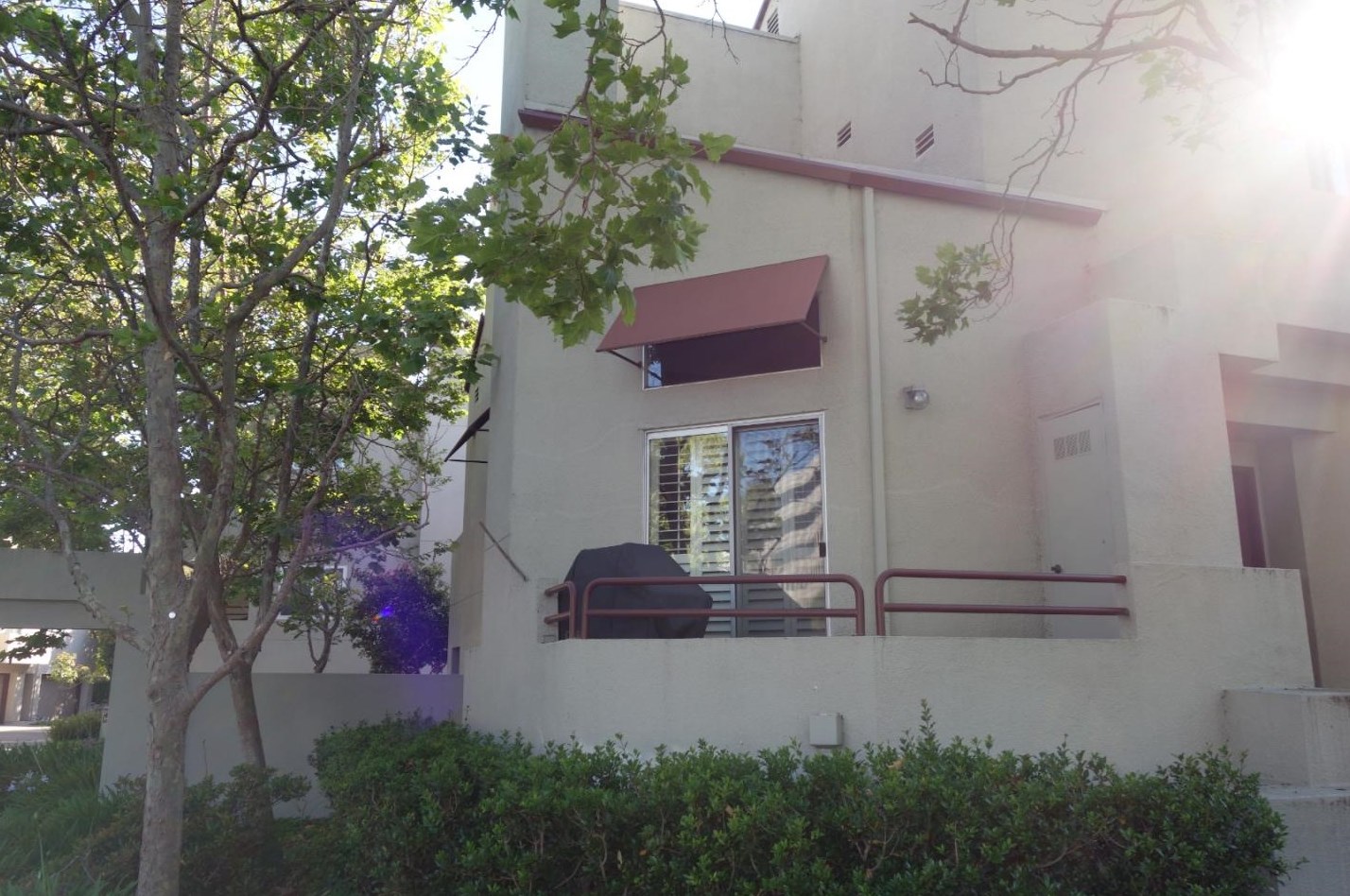1 E Court Ln, San Mateo, CA 94404