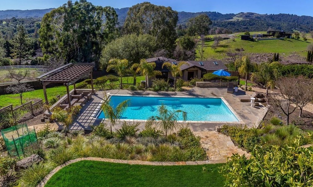67 Hillbrook Dr, Menlo Park, CA 94028-7933