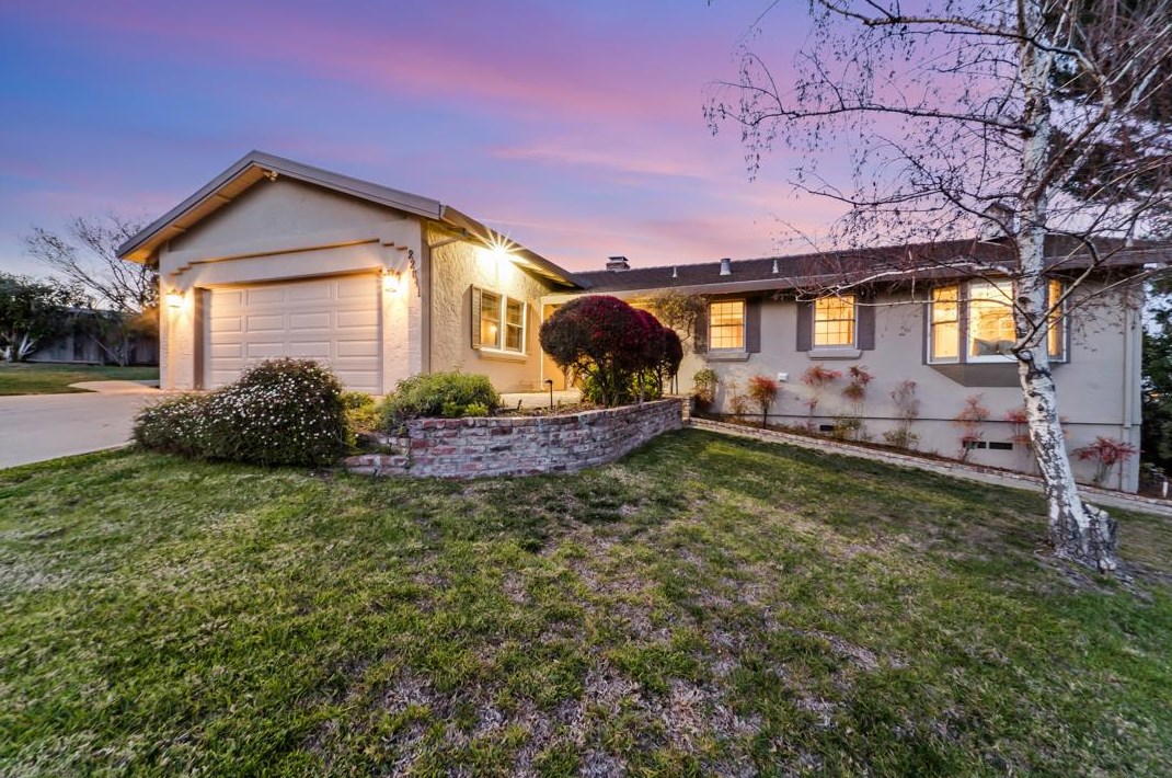 22641 San Juan Rd, Cupertino, CA 95014-3990