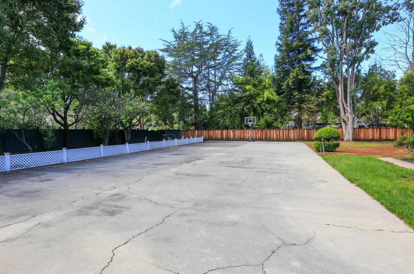 40 Selby Ln, Menlo Park CA  94027-3926 exterior
