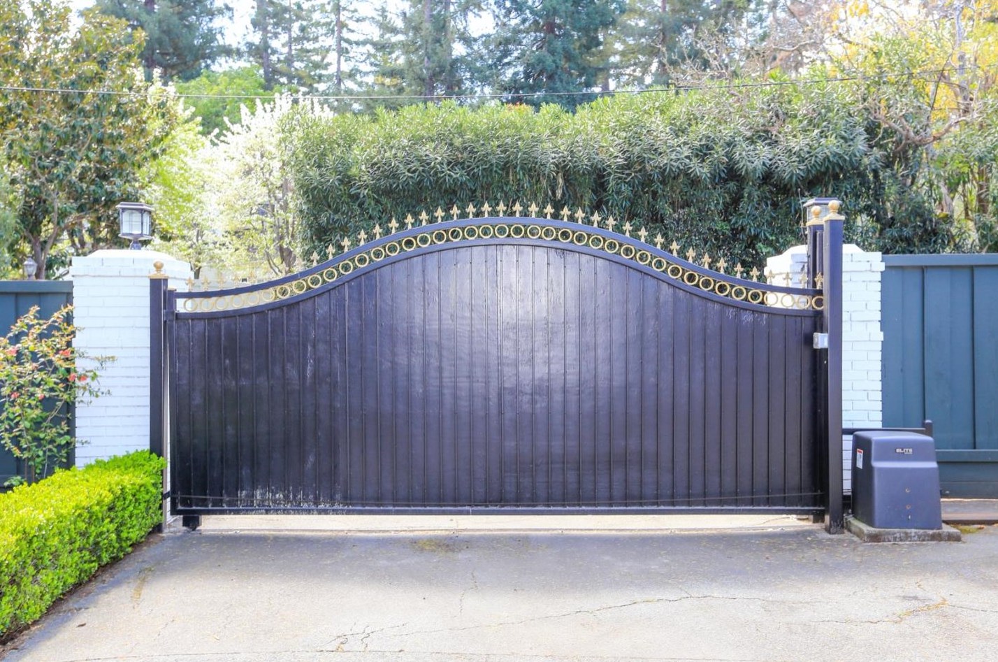 40 Selby Ln, Menlo Park CA  94027-3926 exterior