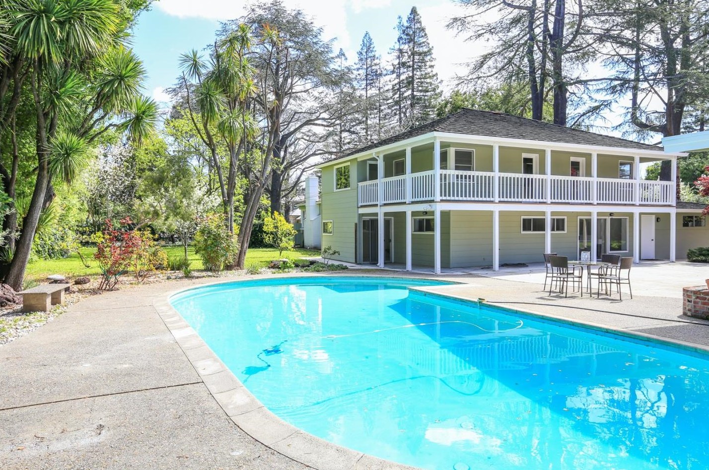 40 Selby Ln, Menlo Park CA  94027-3955 exterior