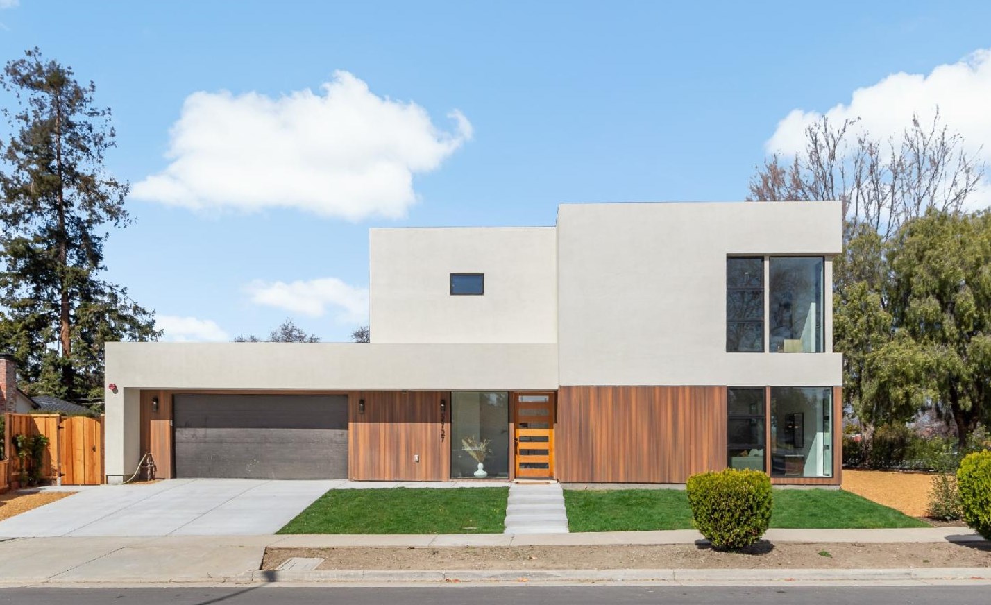 2727 Gomes Dr, San Jose, CA 95132-2221