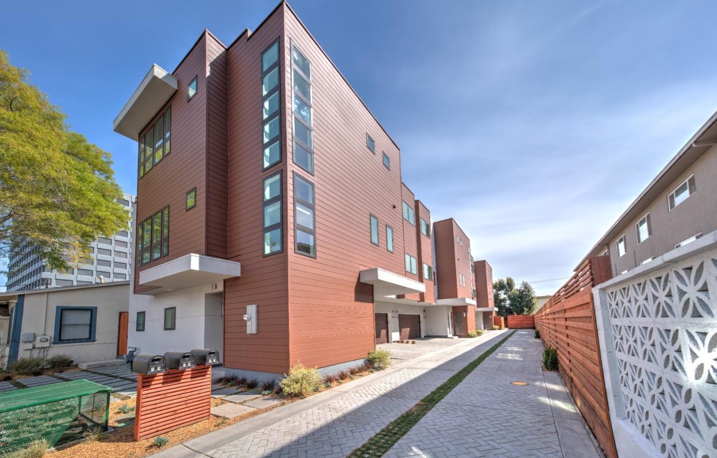 19 Lodato Ave, San Mateo, CA 94403-1723