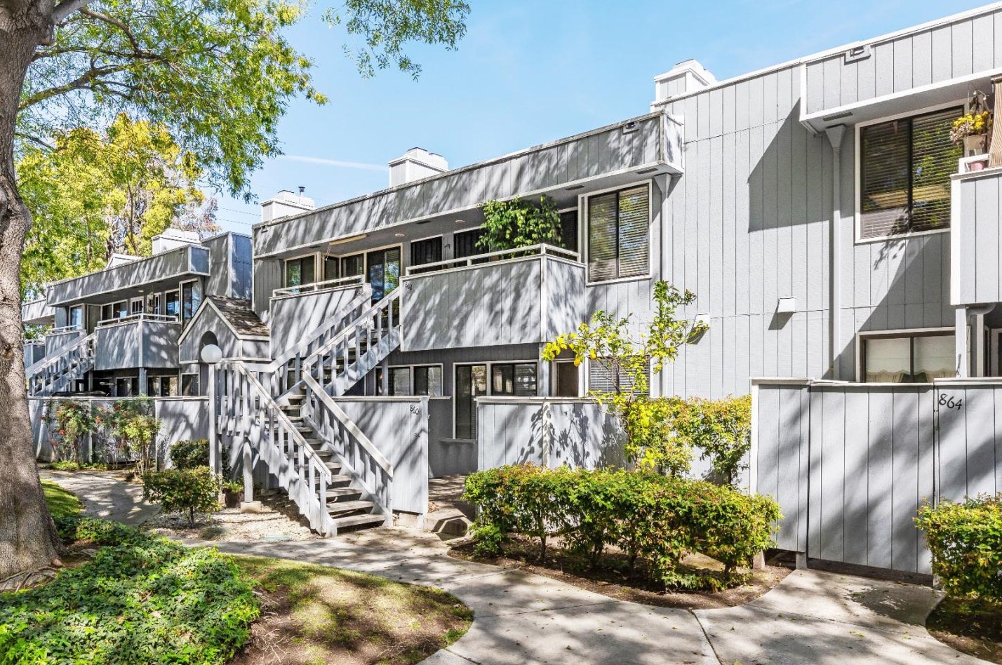 860 La Barbera Dr, San Jose, CA 95126-3931