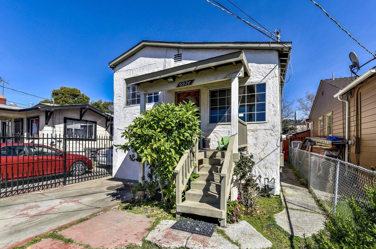 6924 Halliday Ave, Oakland, CA 94605