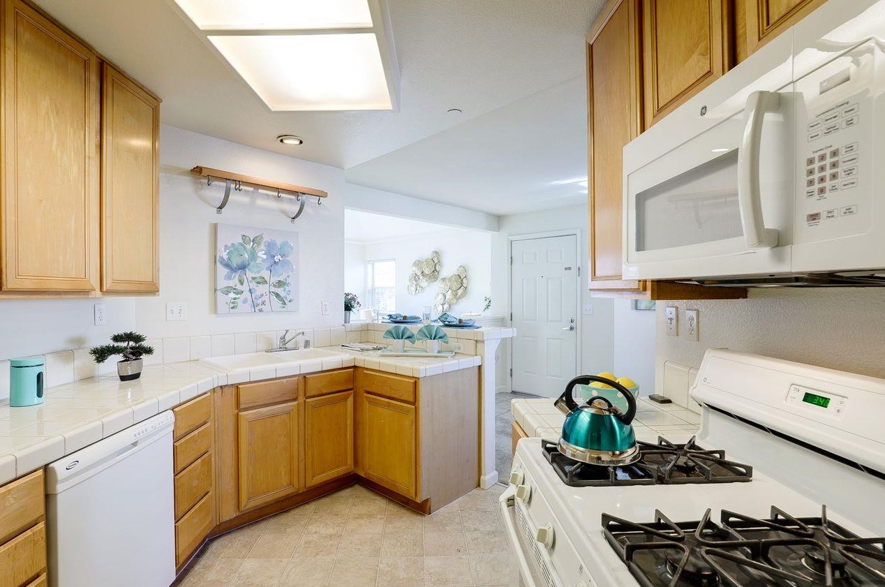 612 Arcadia Ter 304, Sunnyvale, CA 94085