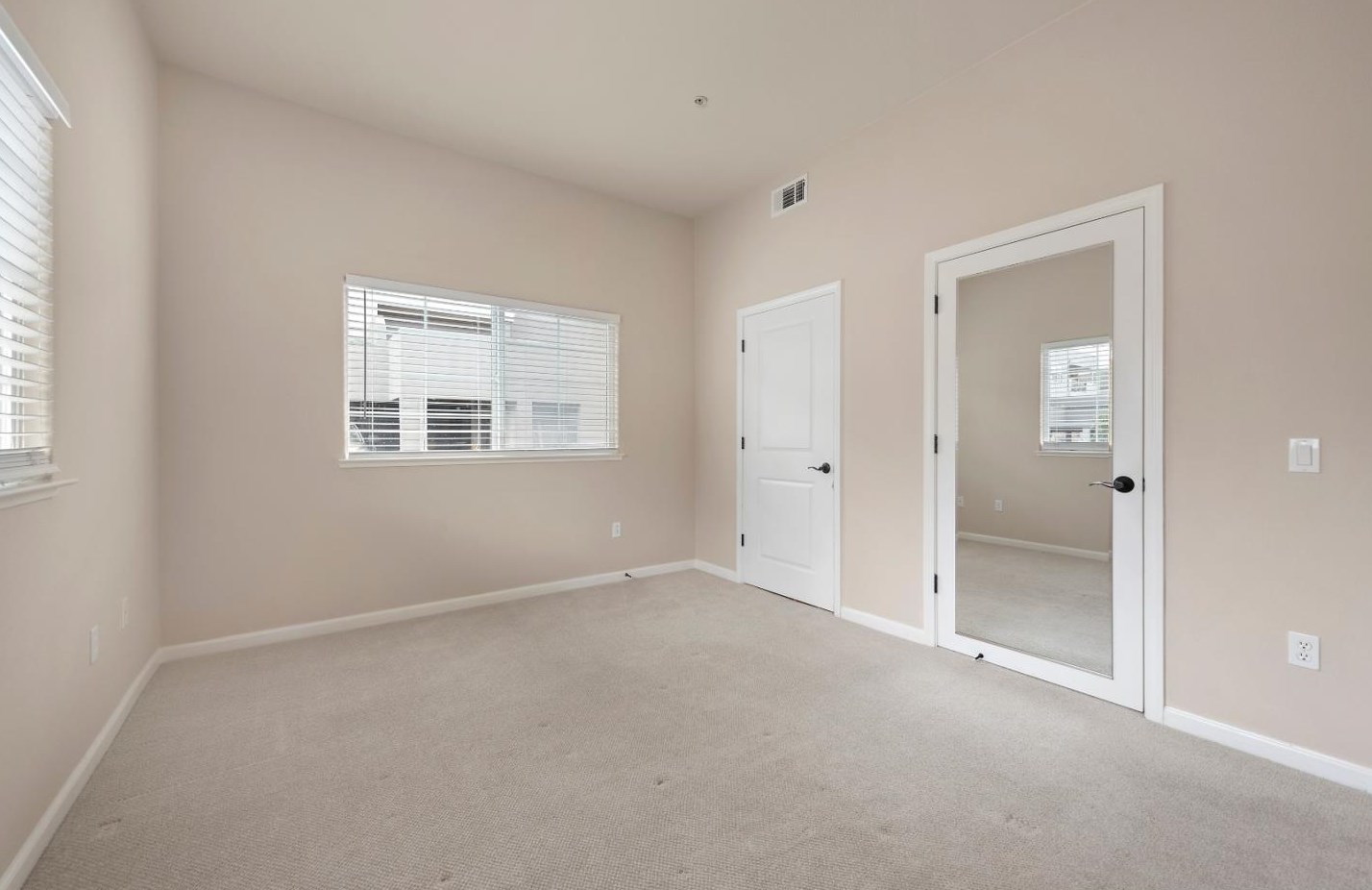 20128 Stevens Creek Blvd, Cupertino CA  95014-2377 exterior