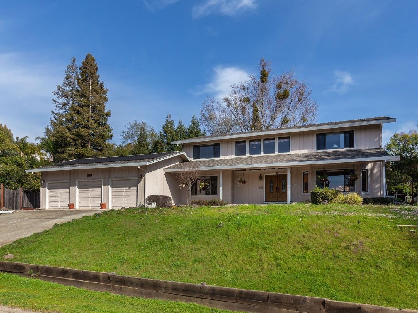 15895 Jackson Oaks Dr, Morgan Hill, CA 95037