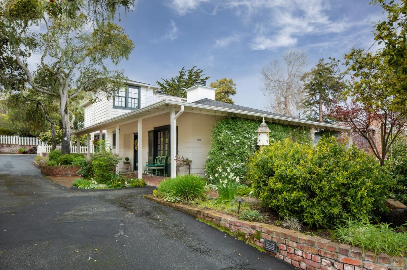 174 San Bernabe Dr, Monterey, CA 93940-4327