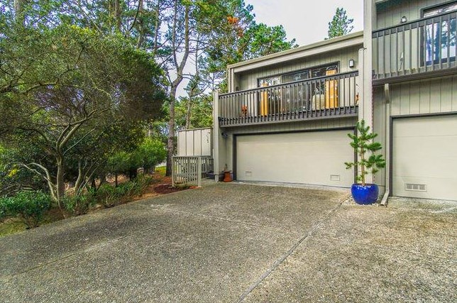 249 Forest Ridge Rd, Monterey, CA 93940-4137