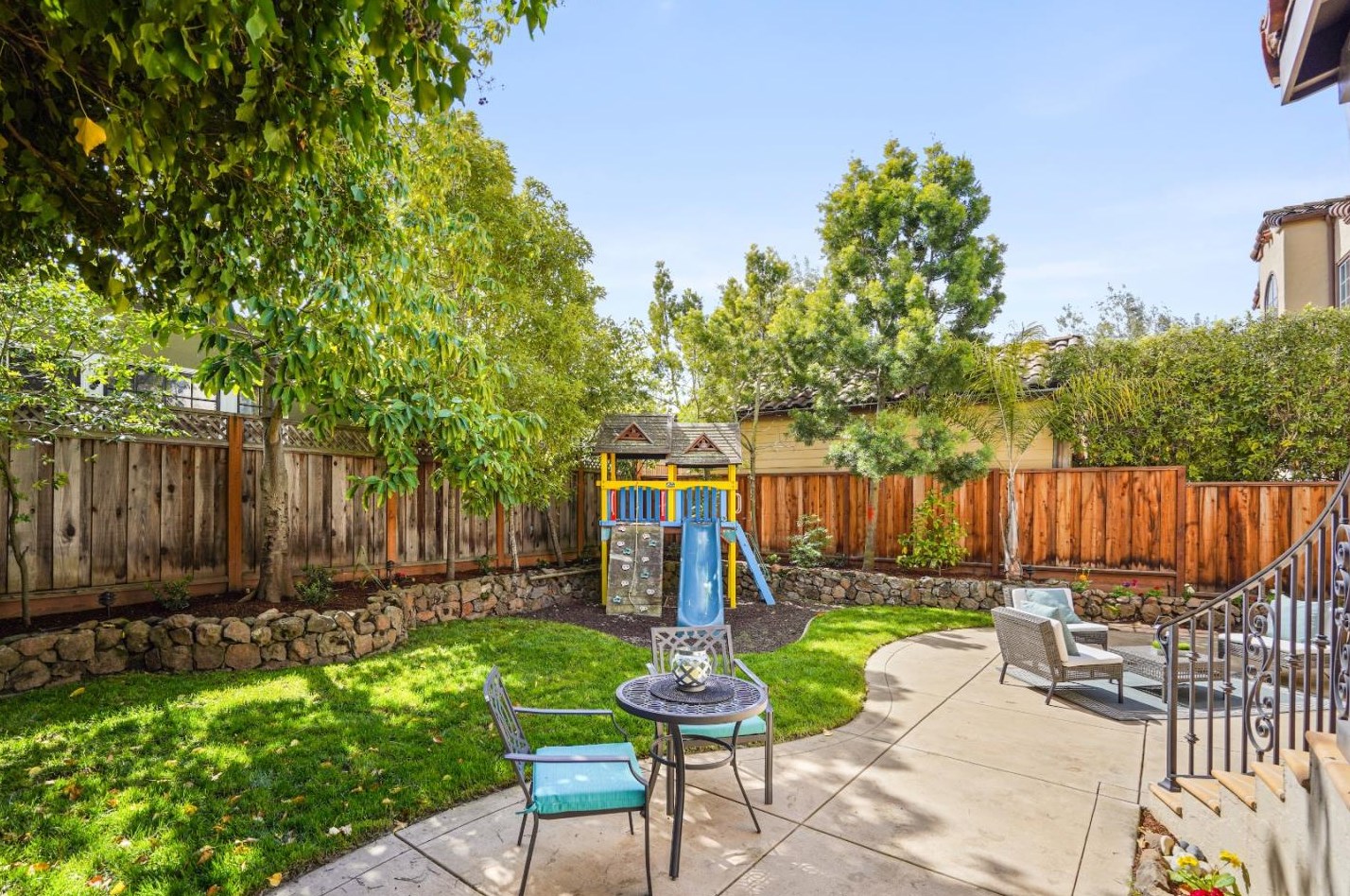 116 Grand Blvd, San Mateo CA  94401-2314 exterior