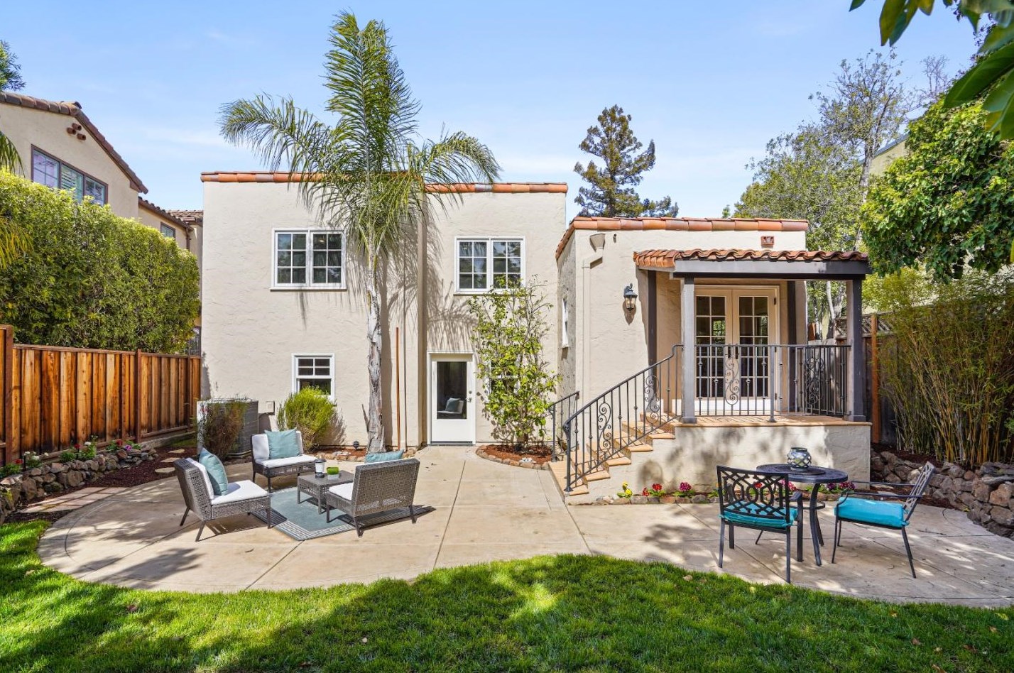 116 Grand Blvd, San Mateo CA  94401-2314 exterior