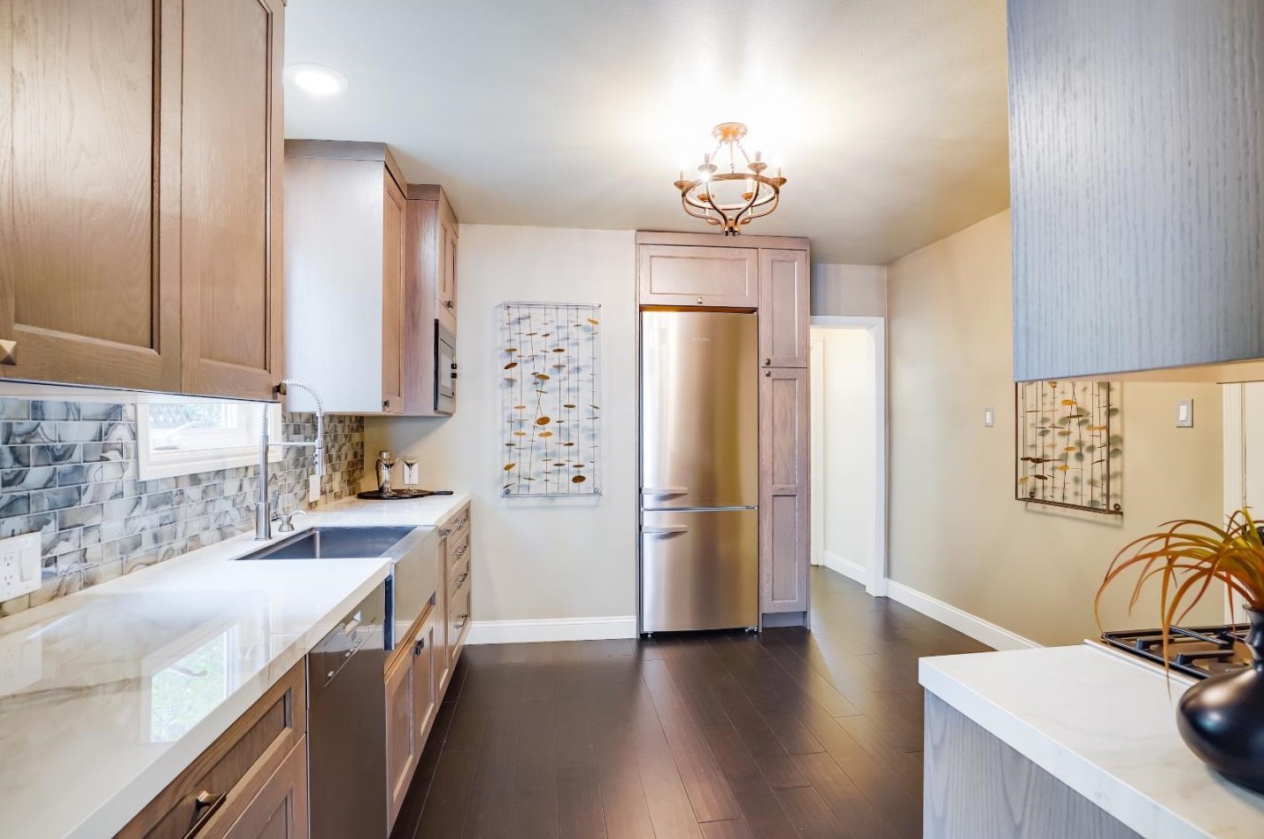 116 Grand Blvd, San Mateo CA  94401-2314 exterior